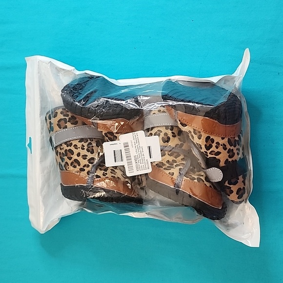 NWT Leopard Print Fuzzy Dog Boots Shoes, Size 8 - Picture 10 of 14